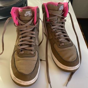 Nike Air men’s brown and pink high tops size 10.